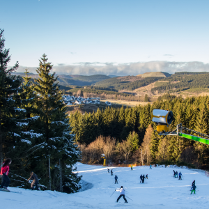 Skigebiet Winterberg bei Sonnenschein | Winterberg Ski Resort in Winter Sun