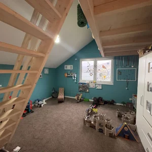 Kinderzimmer mit integrierter Empore | Children’s Room with Built-In Loft Bed