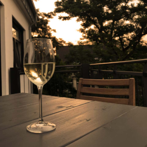 Balkon mit Abendsonne | Balcony at Sunset