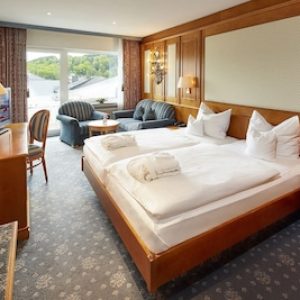 Gästezimmer mit Balkon und Ausblick | Guest Room with Balcony and View