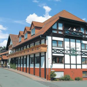 Hotelansicht von der Straßenseite | Hotel View from the Street